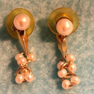 Vintage Gold Tone /Pearl Dangly Pierced Earrings